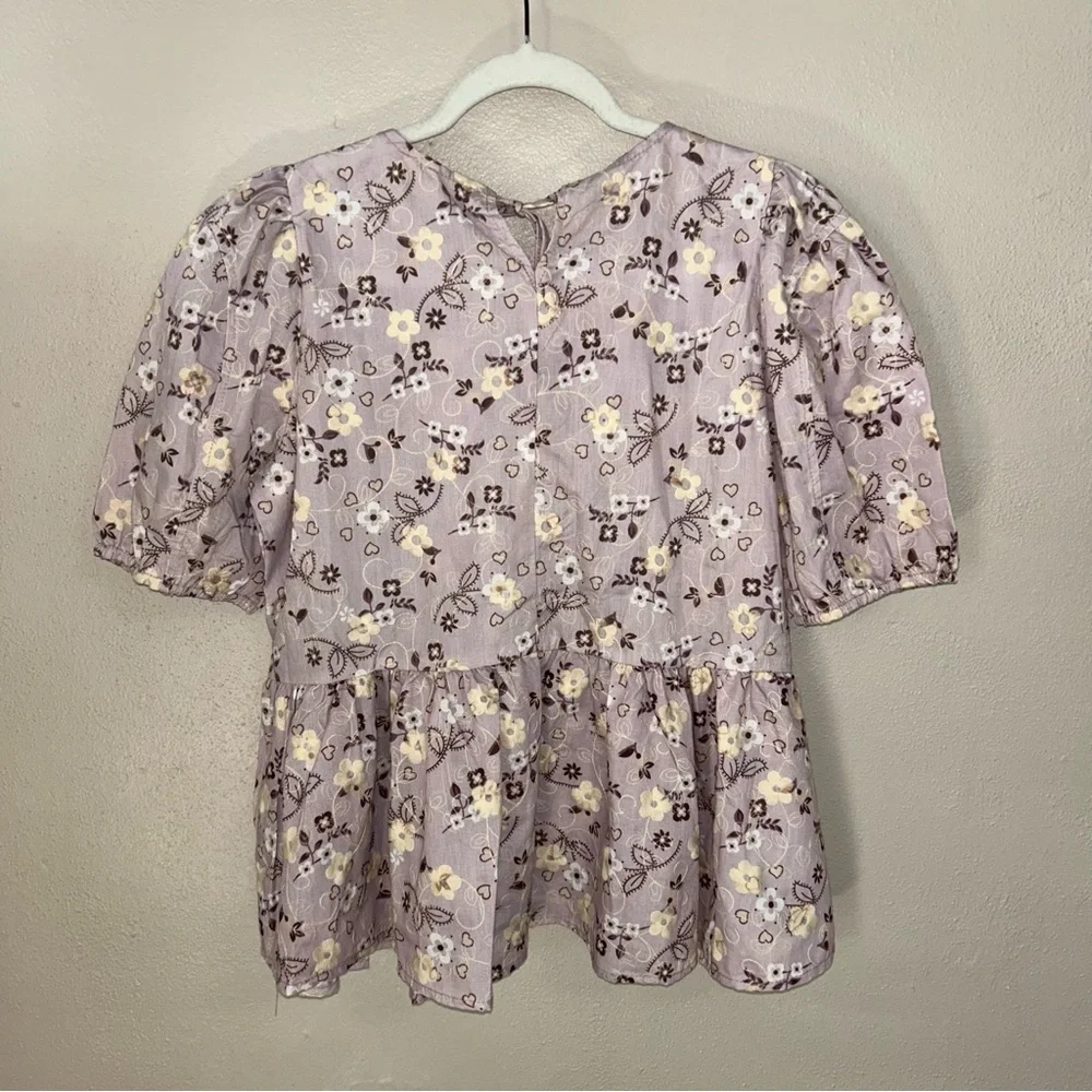 Easel Lavender puff sleeve babydoll Floral Tie-Neck Blouse - Picture 2 of 3